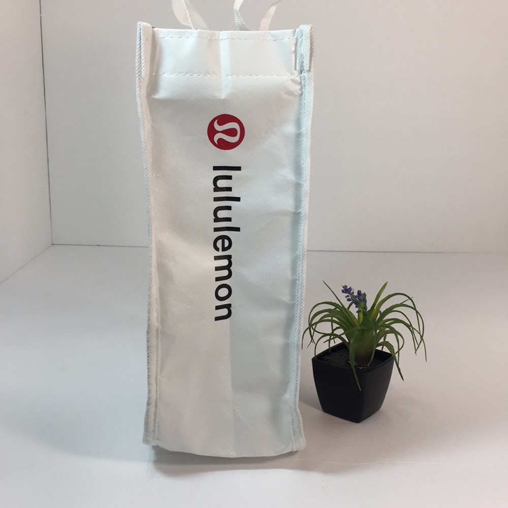🤍NWOT🤍LULULEMON🤍WHITE & SILVER REUSABLE  BAG - Picture 6 of 15